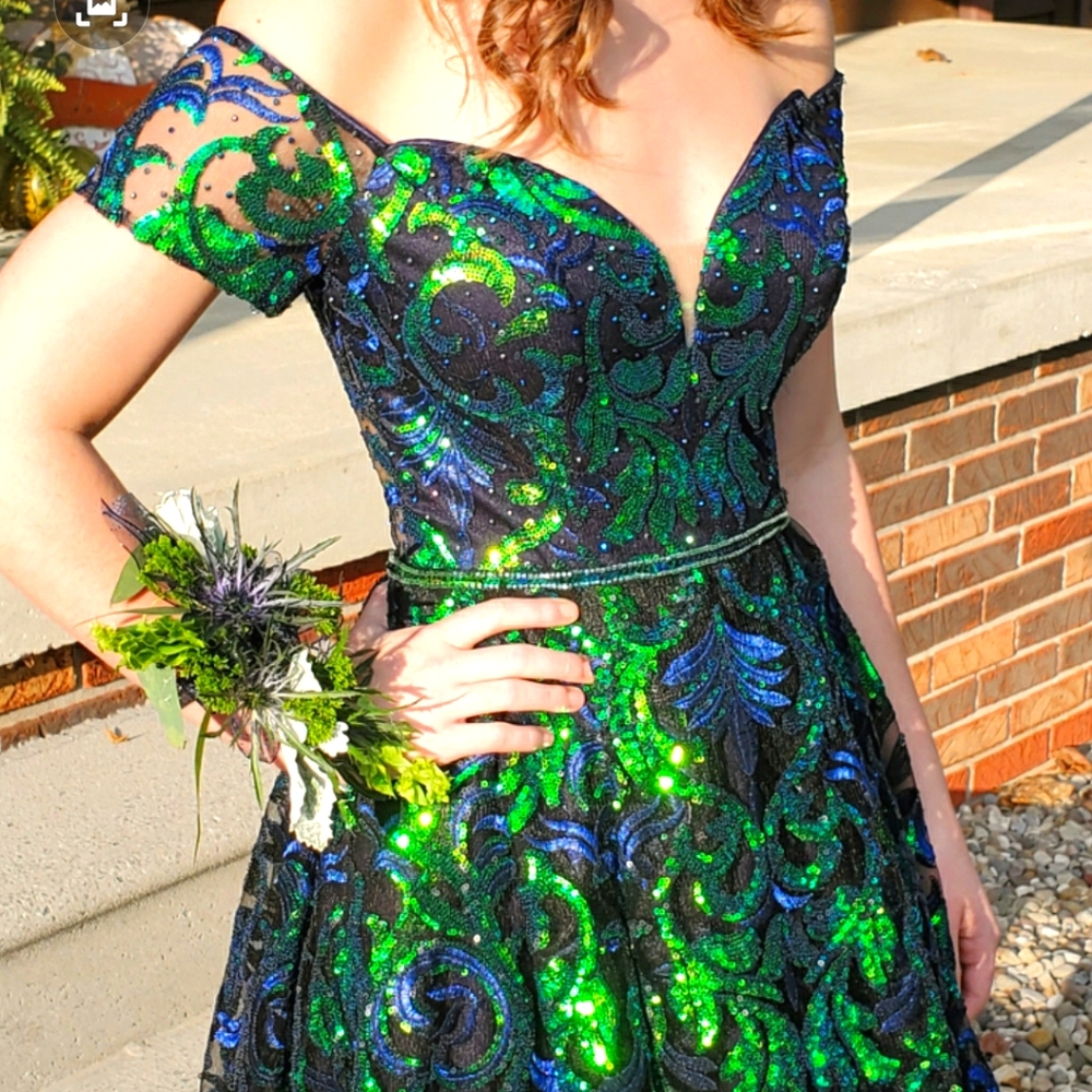 Tiffany sz 2 Cocktail Dress